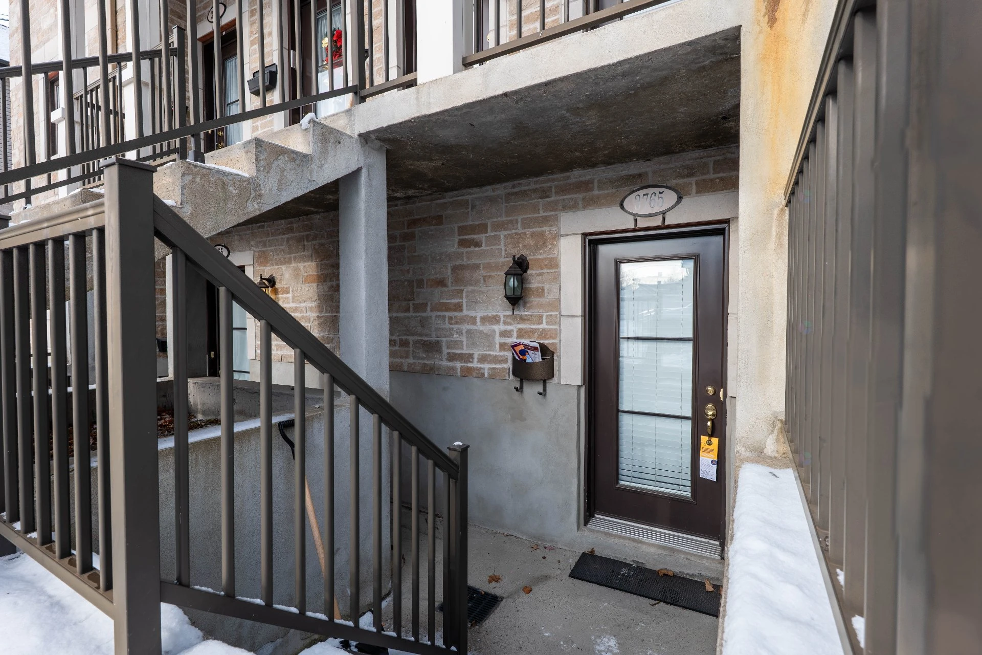 Entrée extérieure Entrée extérieure,