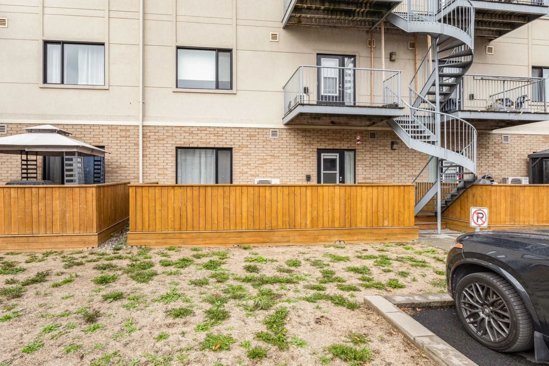 Face arrière Face arrière,