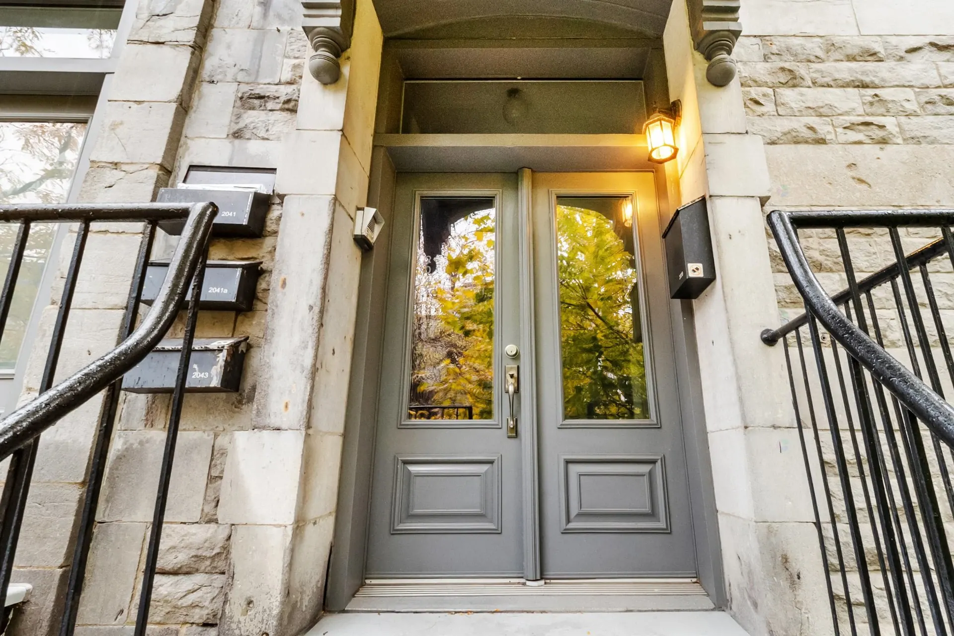 Entrée extérieure Entrée extérieure,