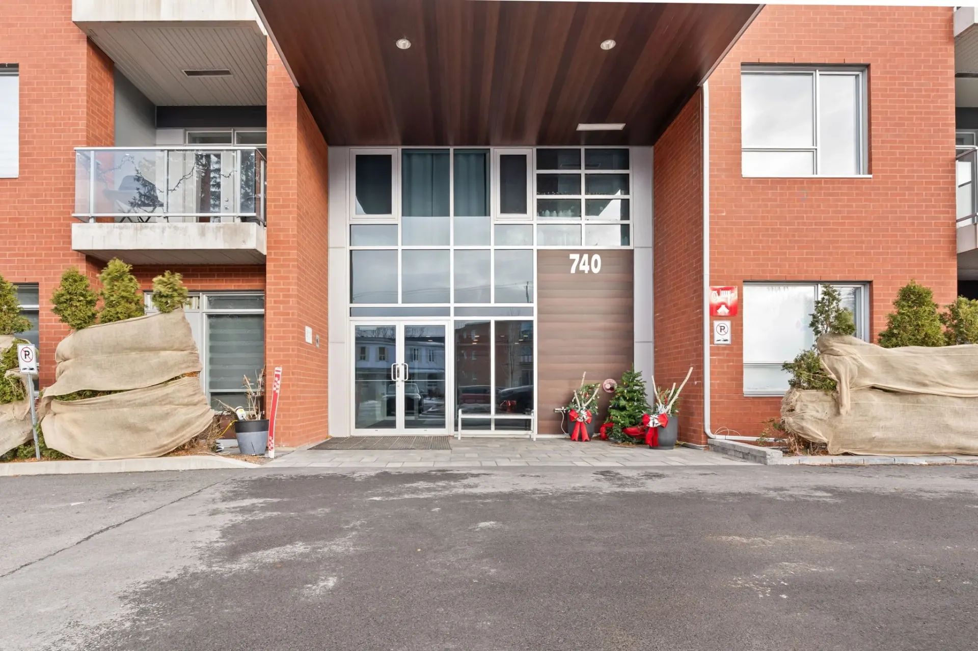 Entrée extérieure Entrée extérieure,