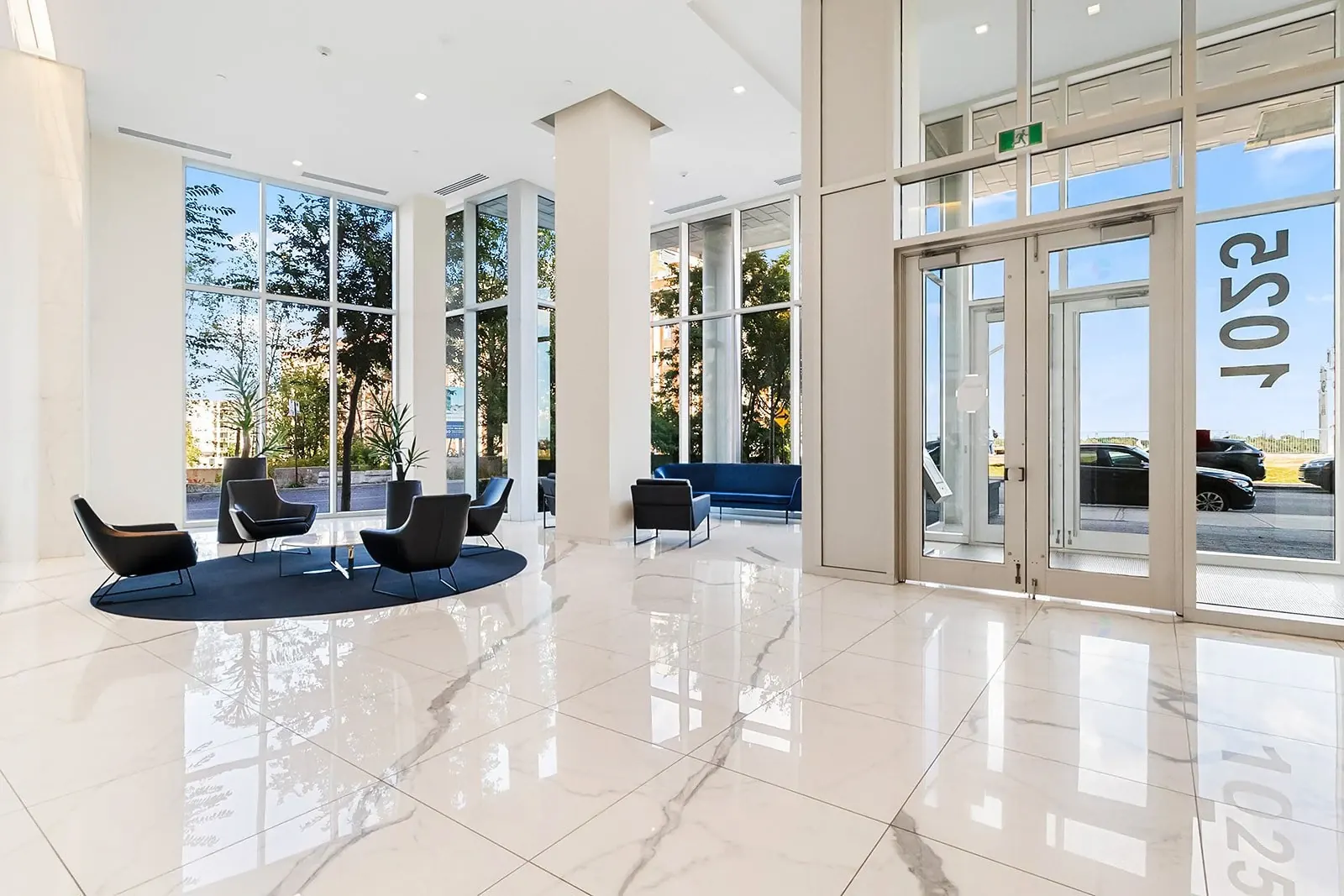 Entrée extérieure Entrée extérieure,