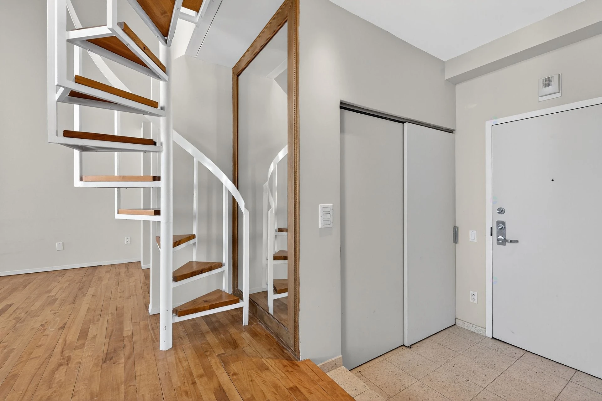 Hall d’entrée/Vestibule Hall d'entrée/Vestibule,