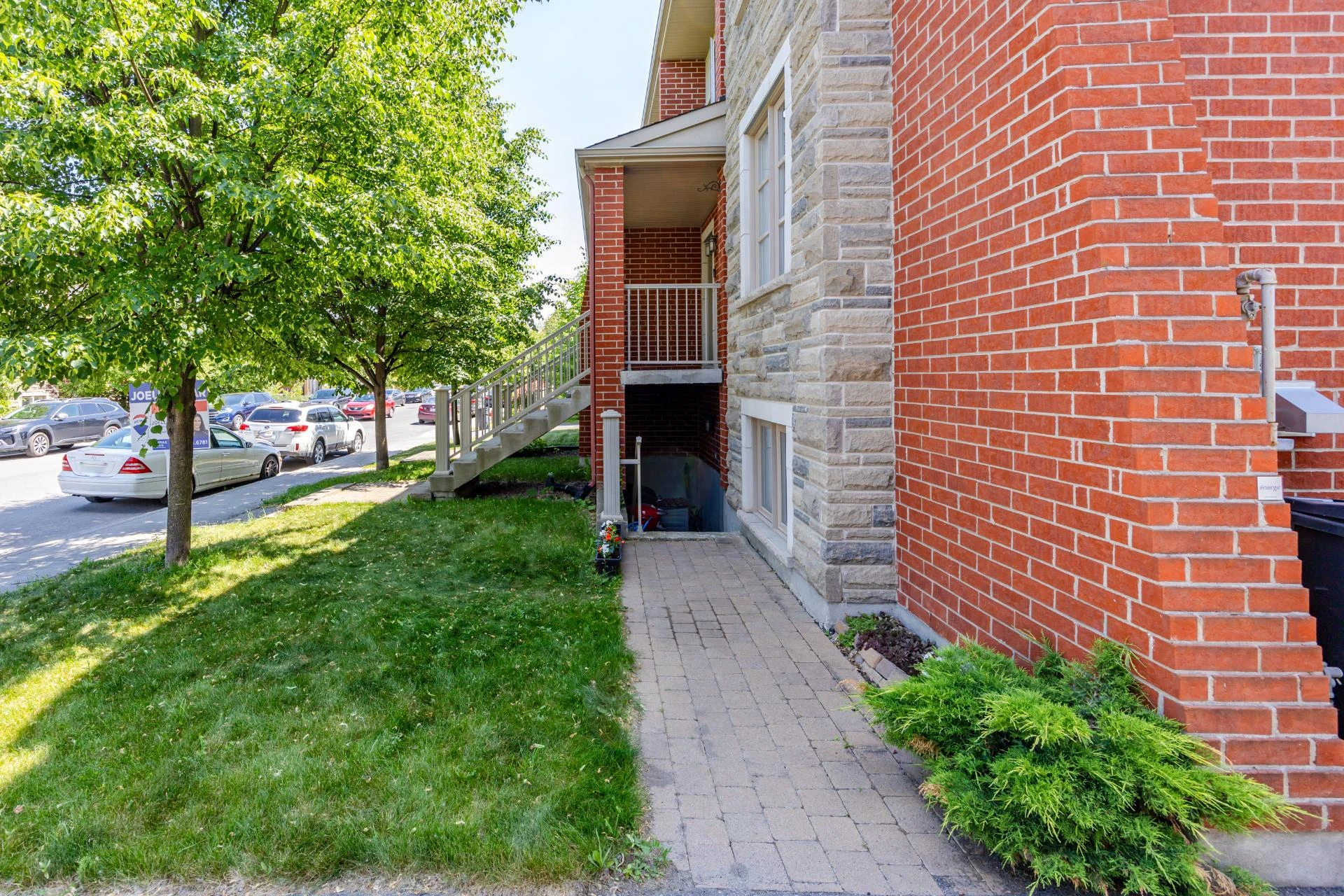 Entrée extérieure Entrée extérieure,