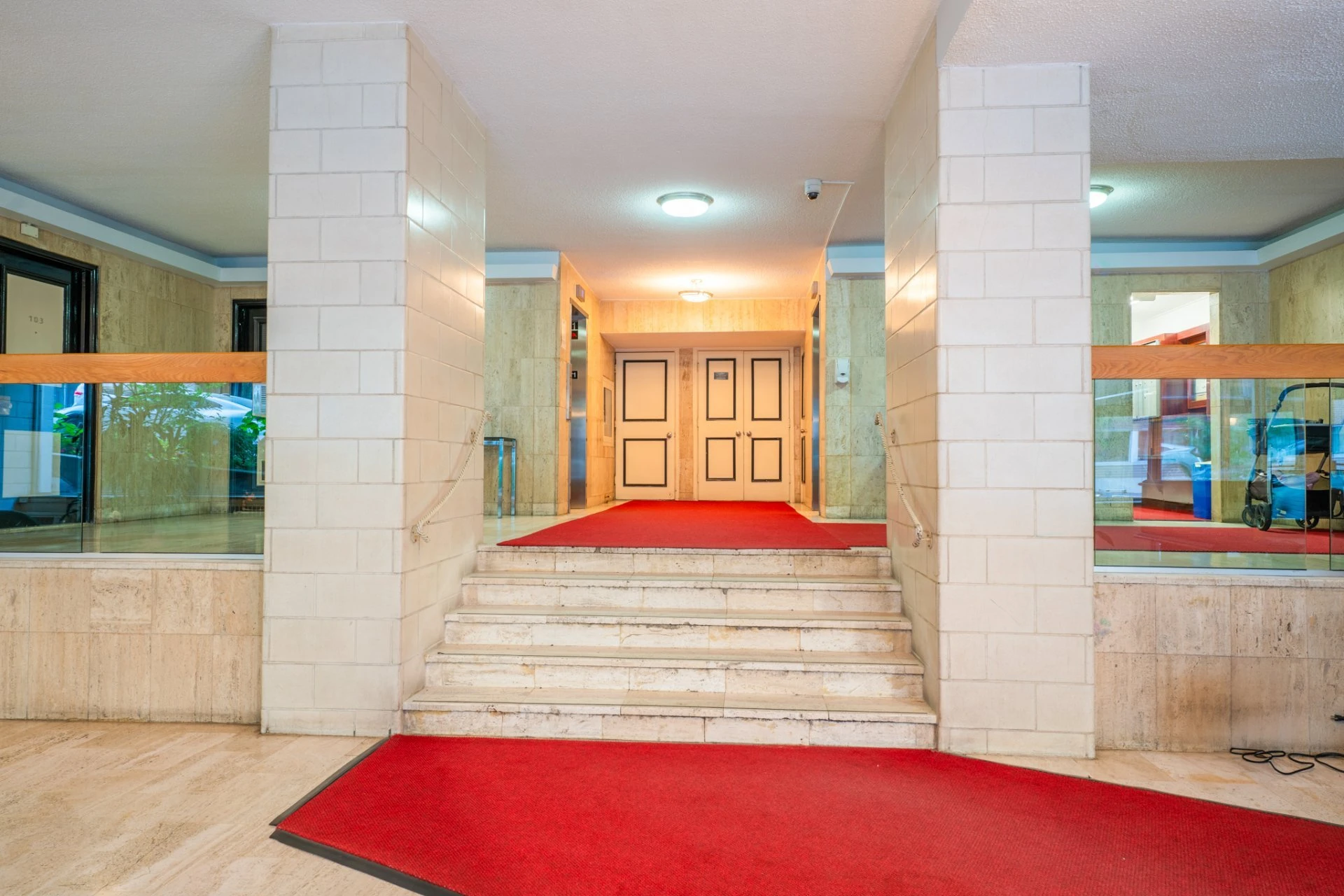 Entrée extérieure Entrée extérieure,