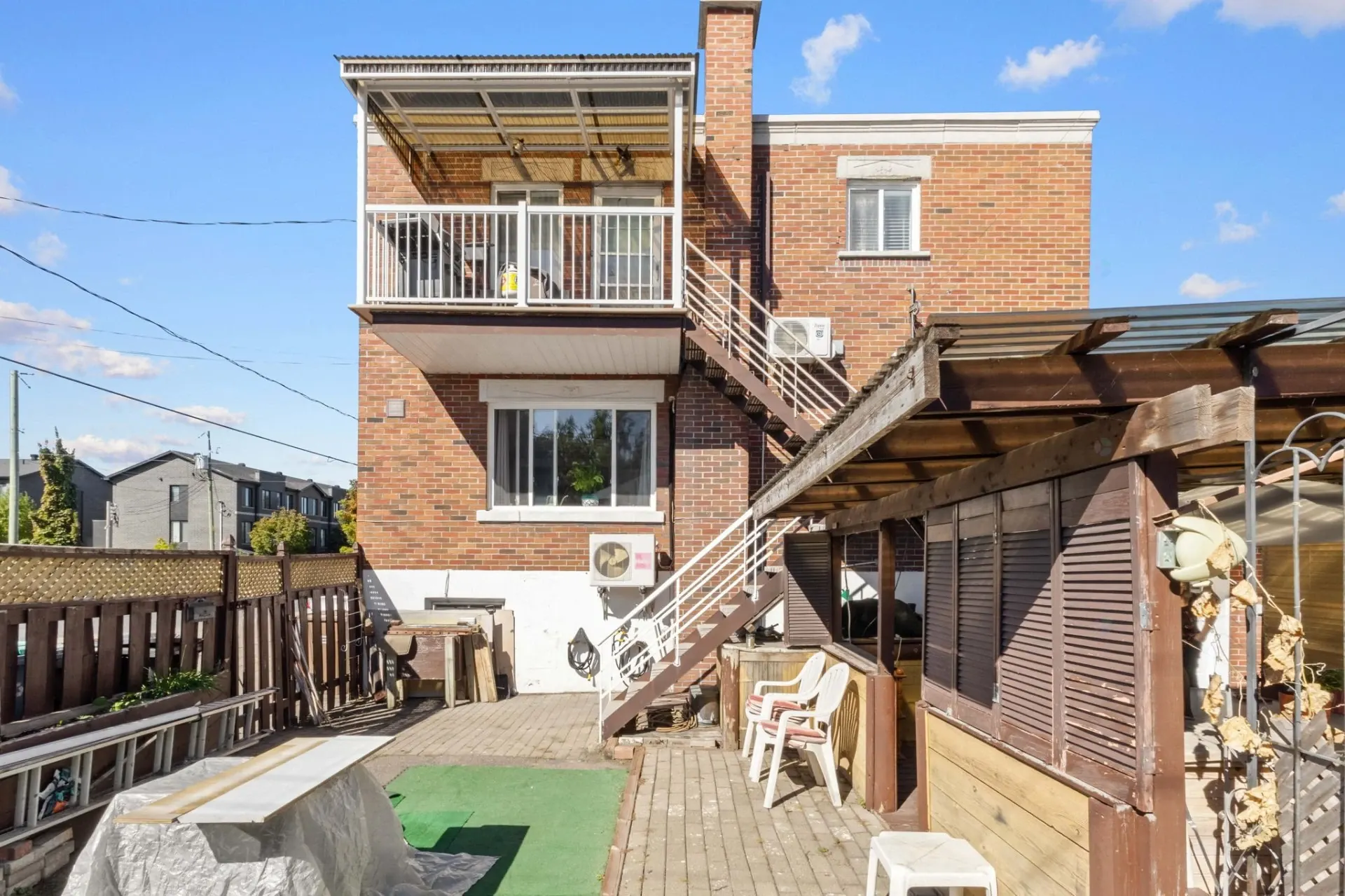 Face arrière Face arrière,