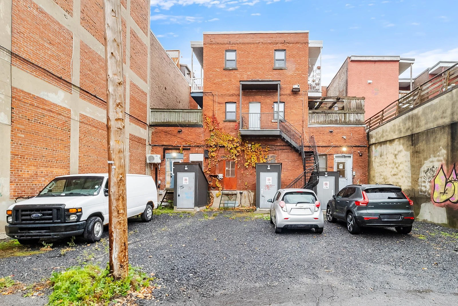 Face arrière Face arrière,