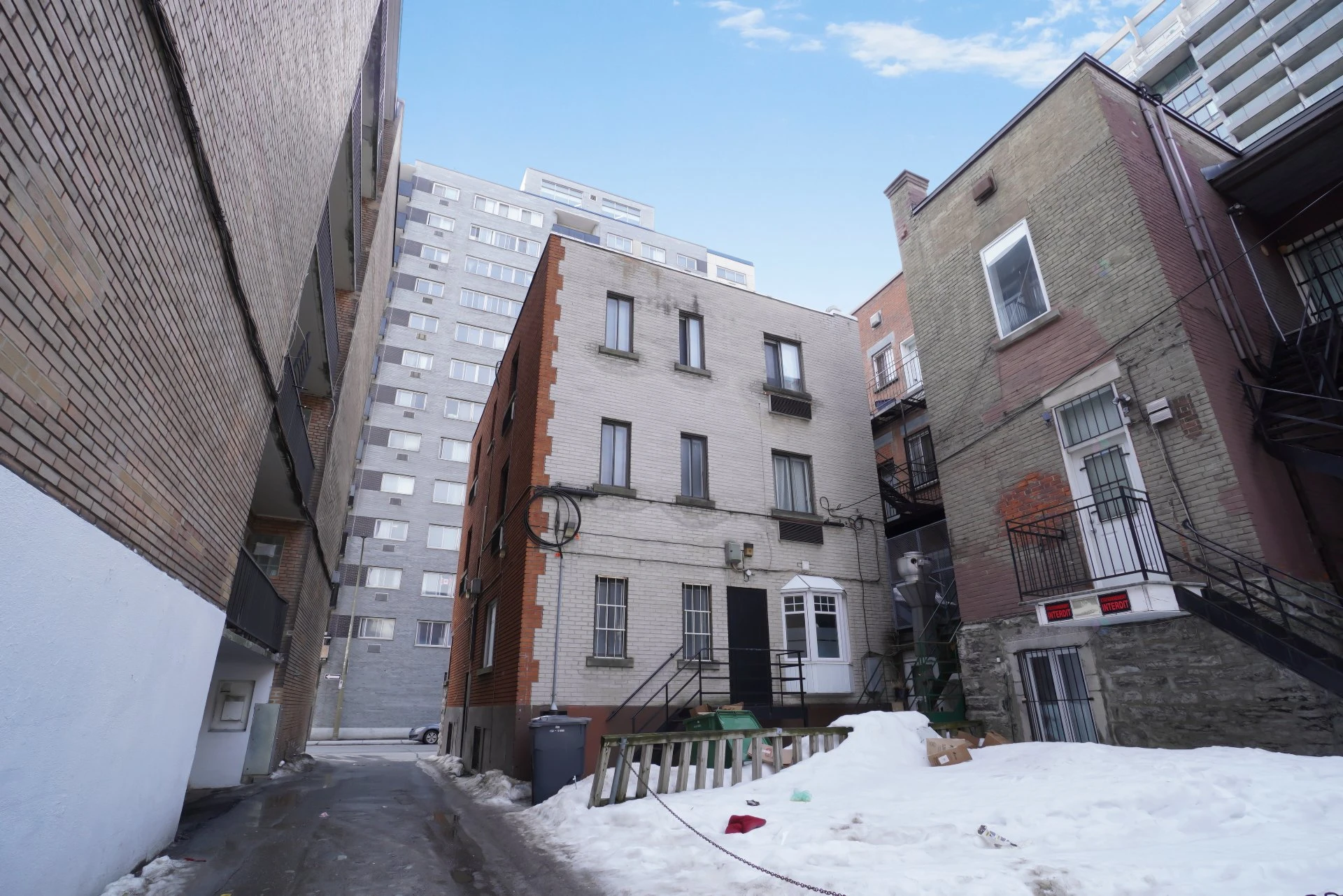 Face arrière Face arrière,