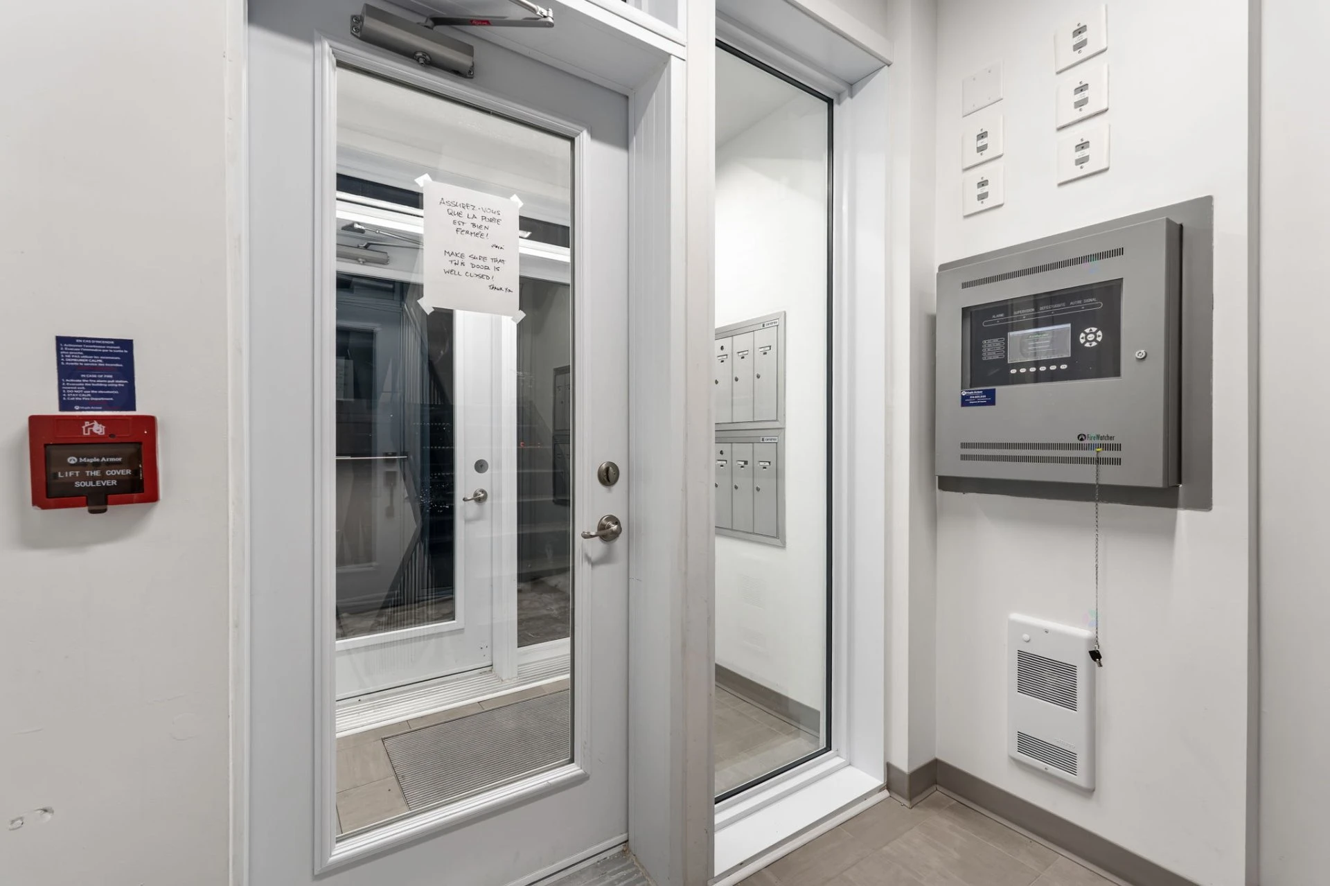 Hall d’entrée/Vestibule Hall d'entrée/Vestibule,