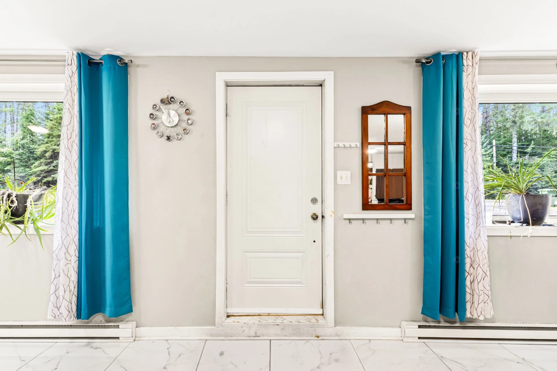 Entrée extérieure Entrée extérieure,