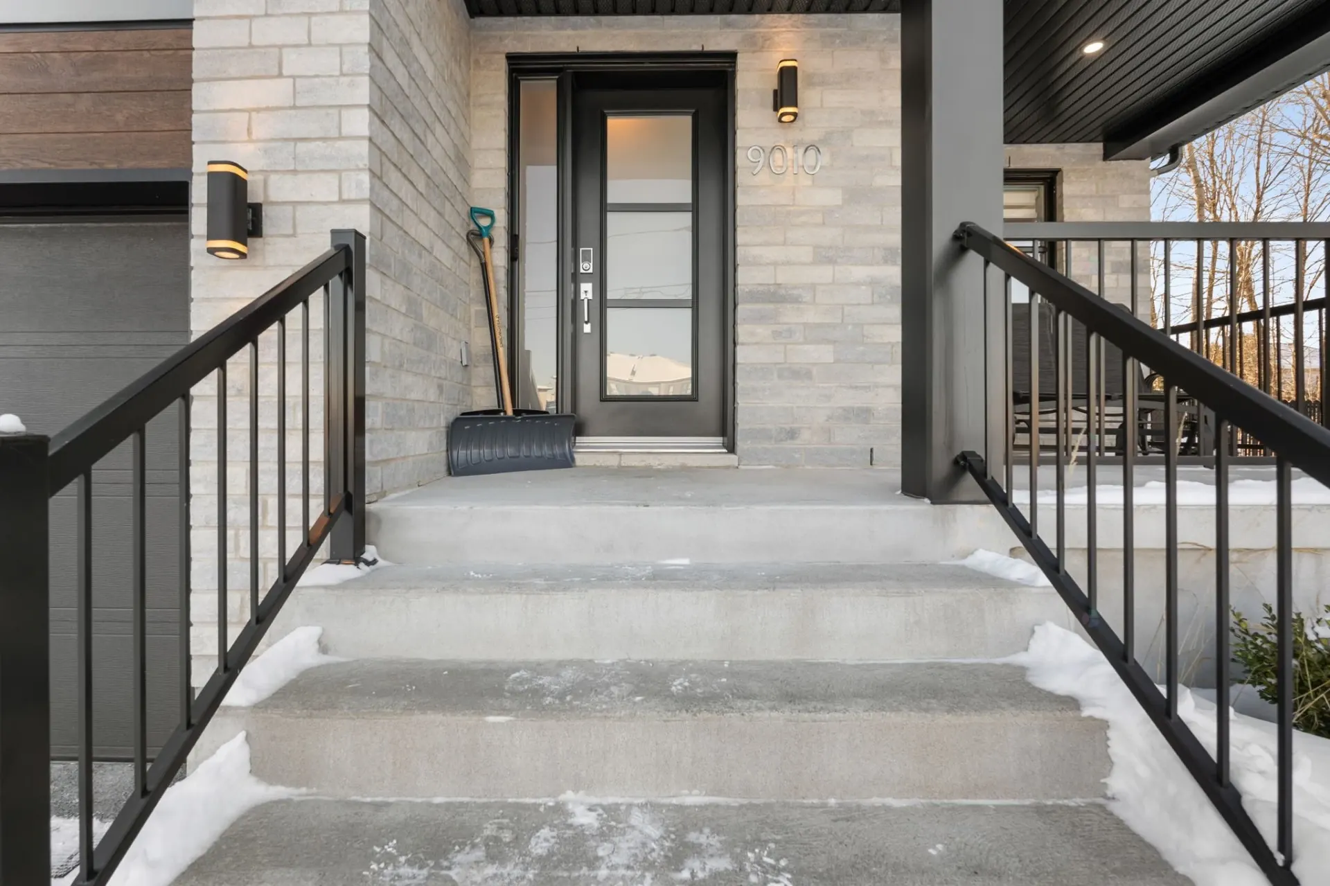 Entrée extérieure Entrée extérieure,