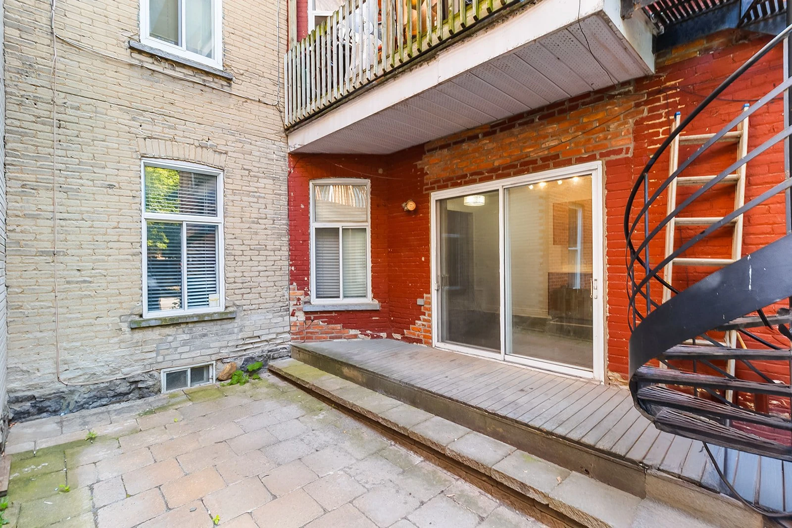 Face arrière Face arrière,