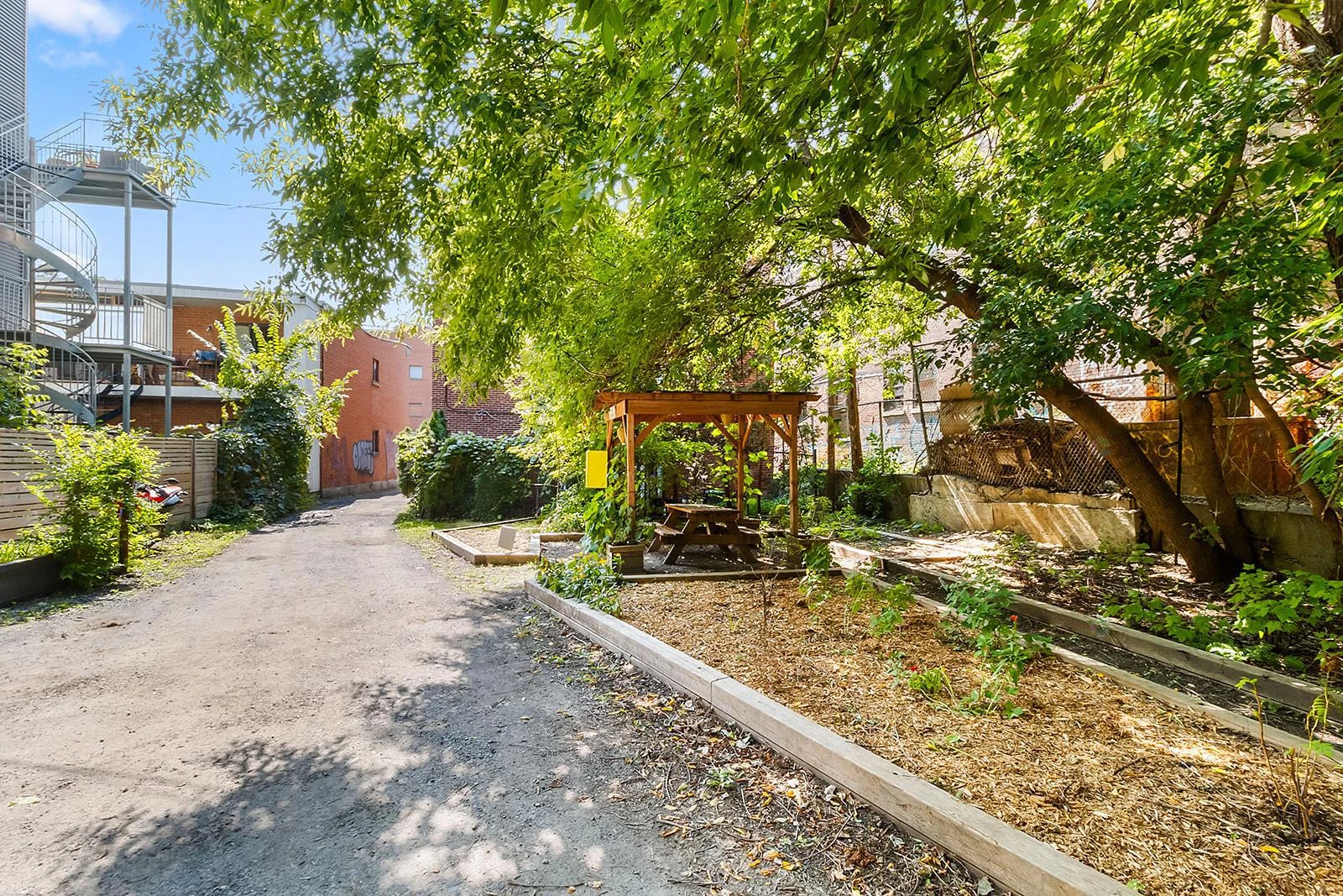 Face arrière Face arrière,