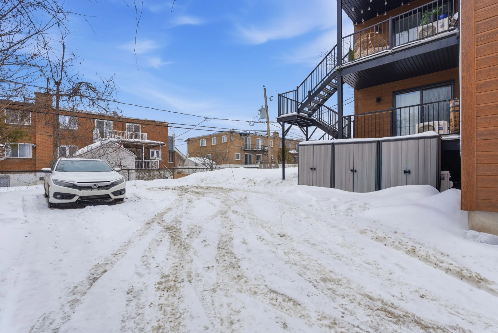 Face arrière Face arrière,