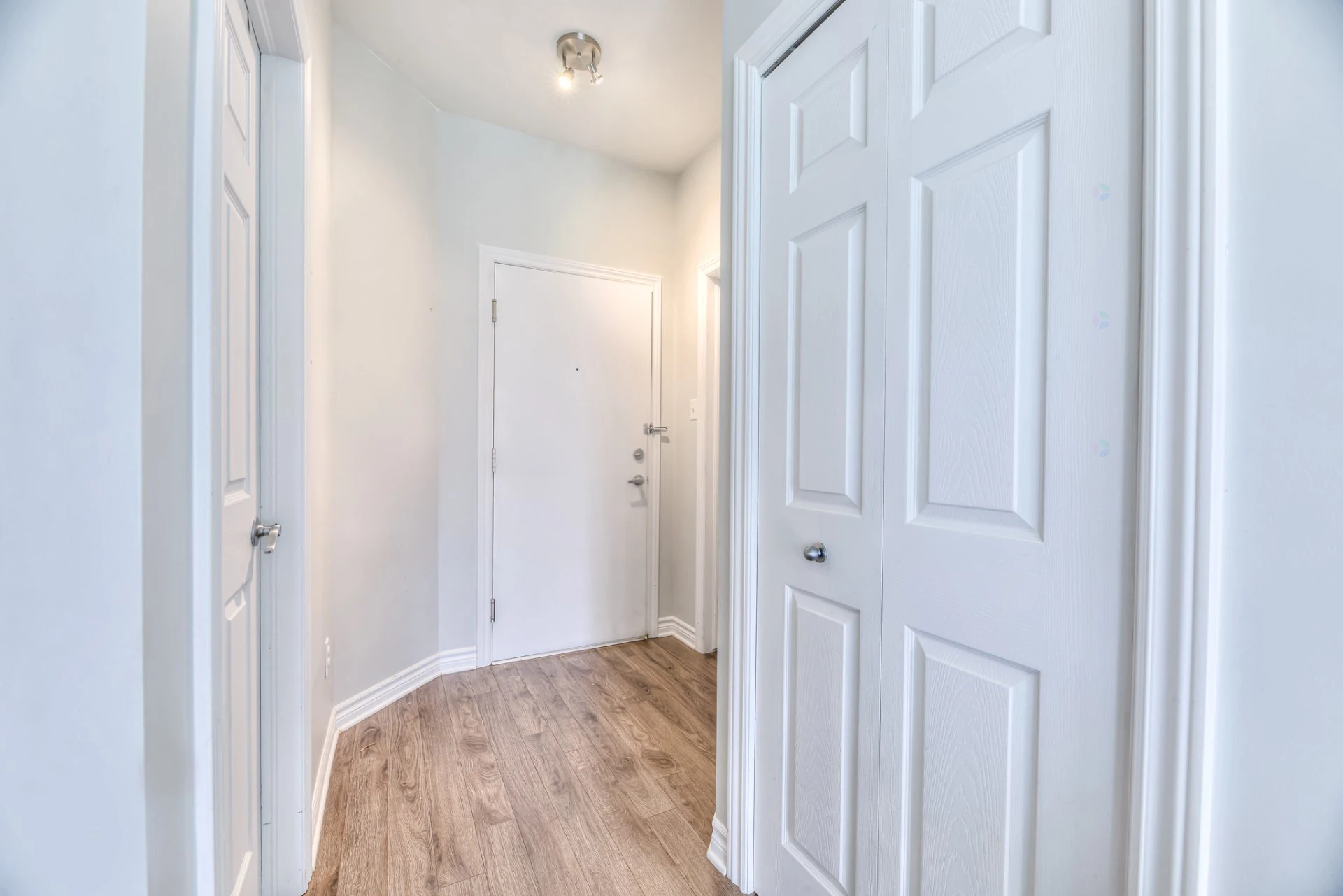 Hall d’entrée/Vestibule Hall d'entrée/Vestibule,