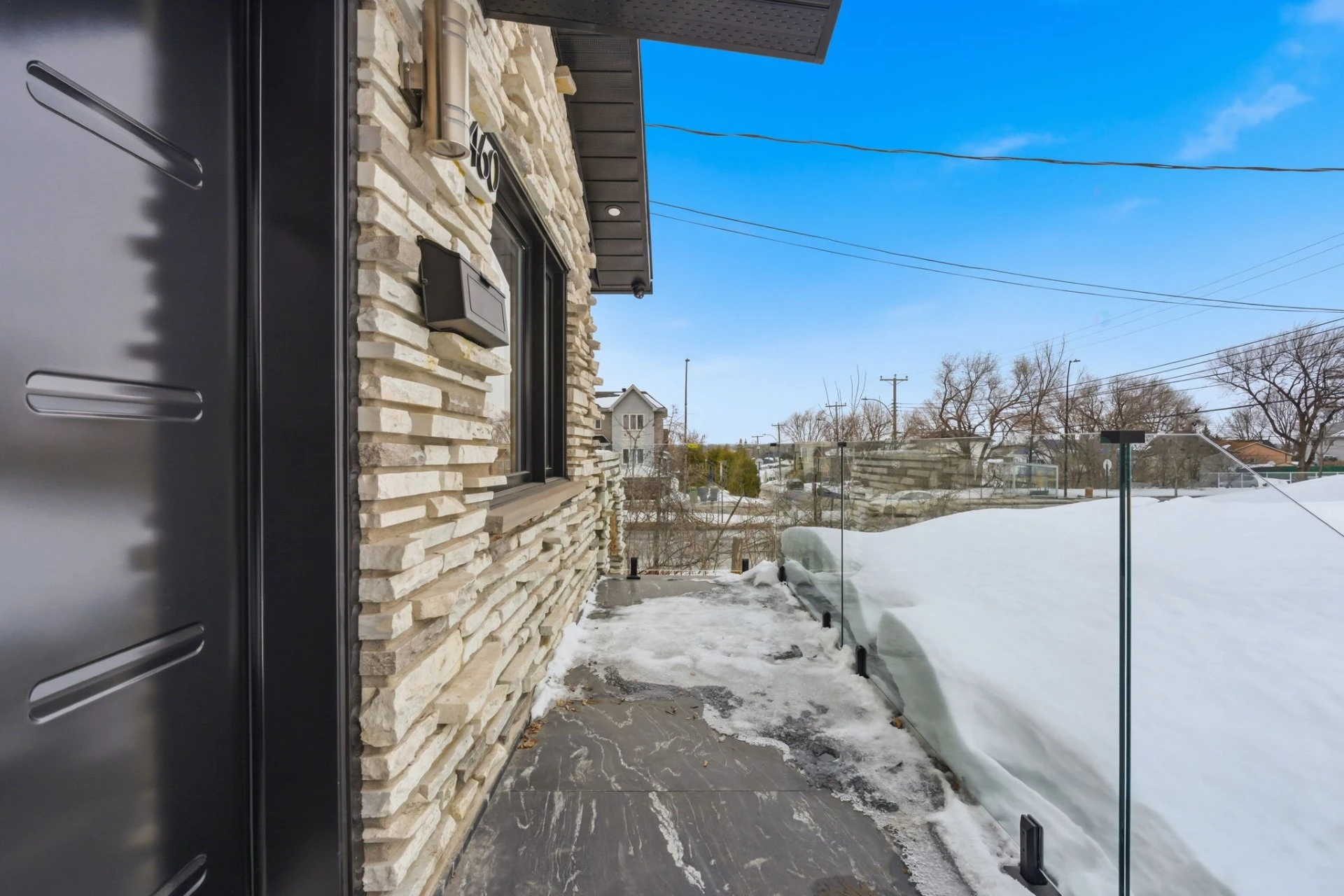 Entrée extérieure Entrée extérieure,