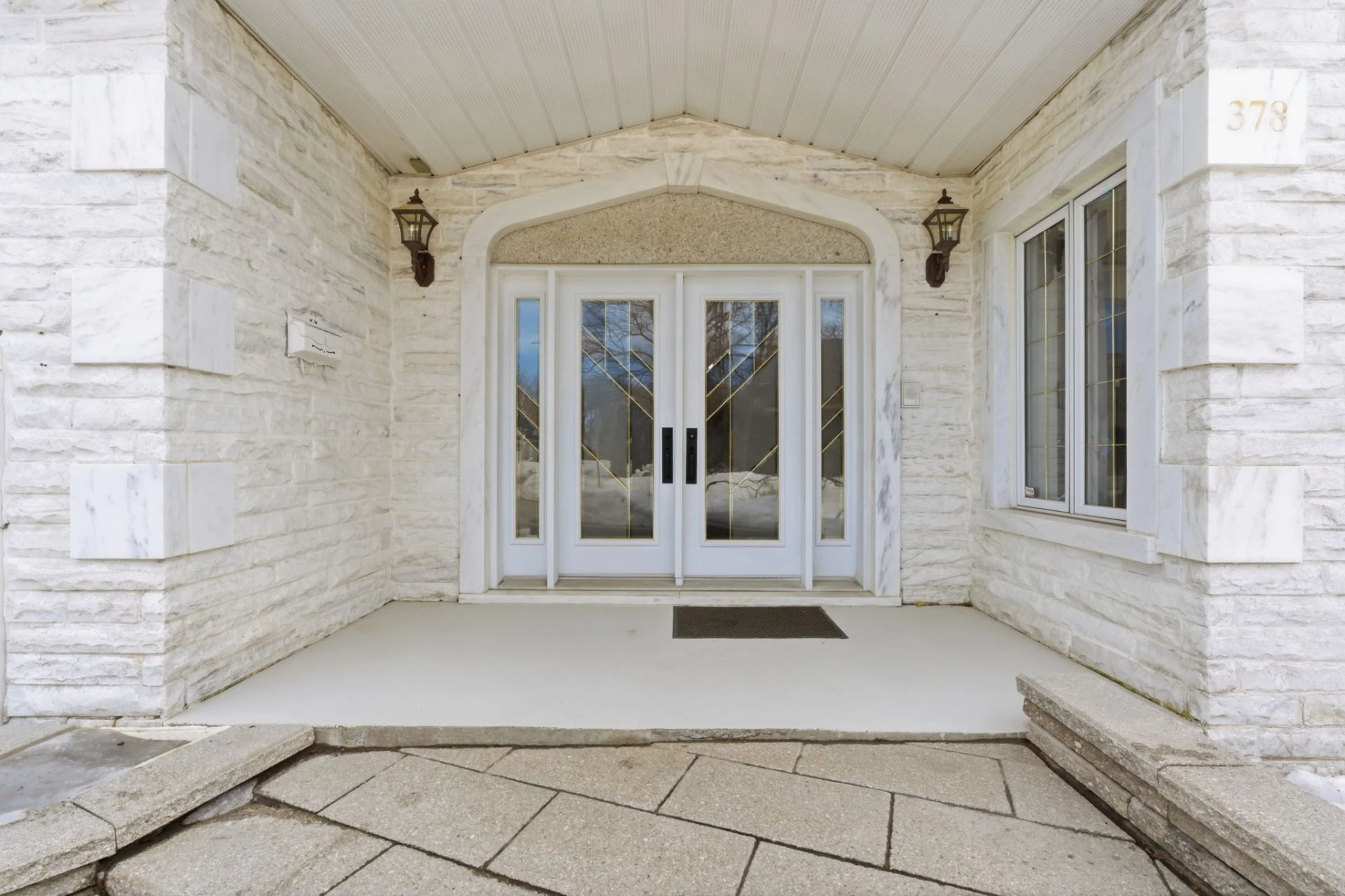 Entrée extérieure Entrée extérieure,