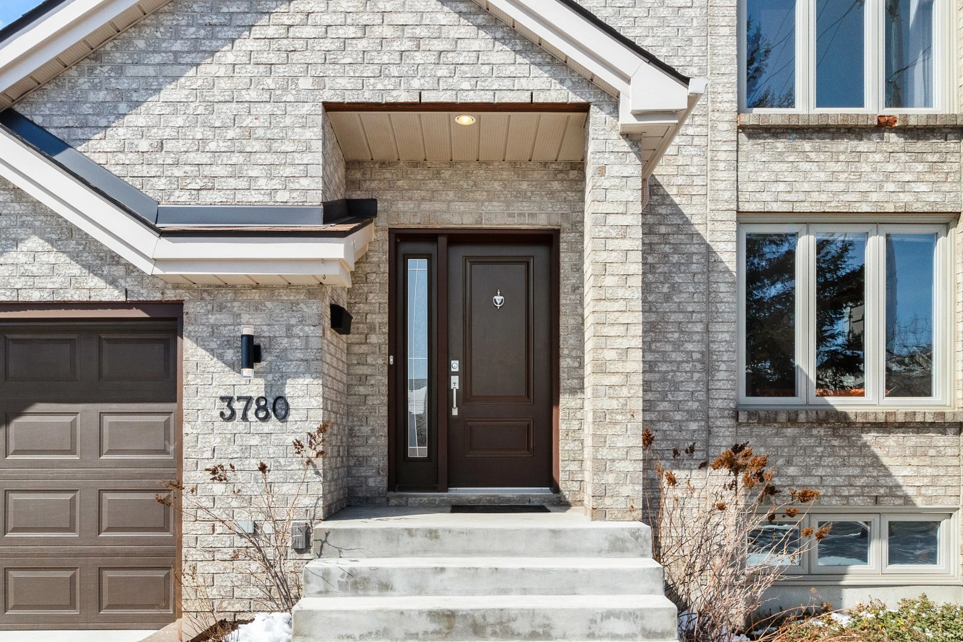 Entrée extérieure Entrée extérieure,