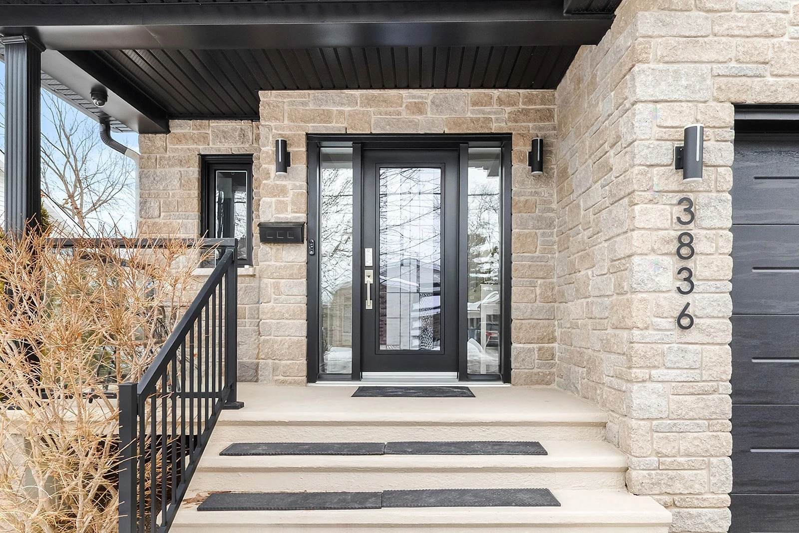 Entrée extérieure Entrée extérieure,