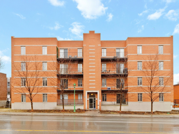 Frontage,