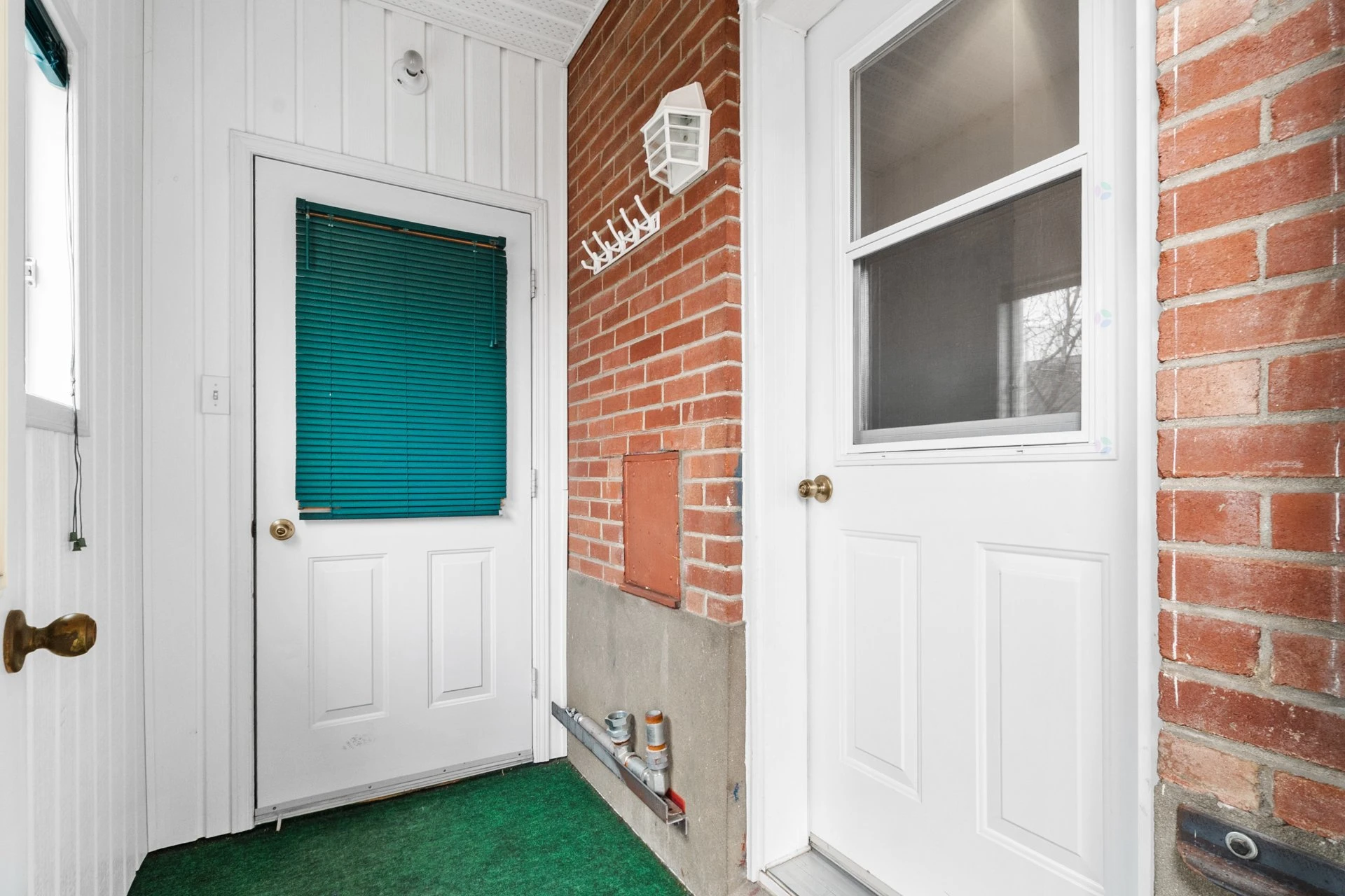 Entrée extérieure Entrée extérieure,