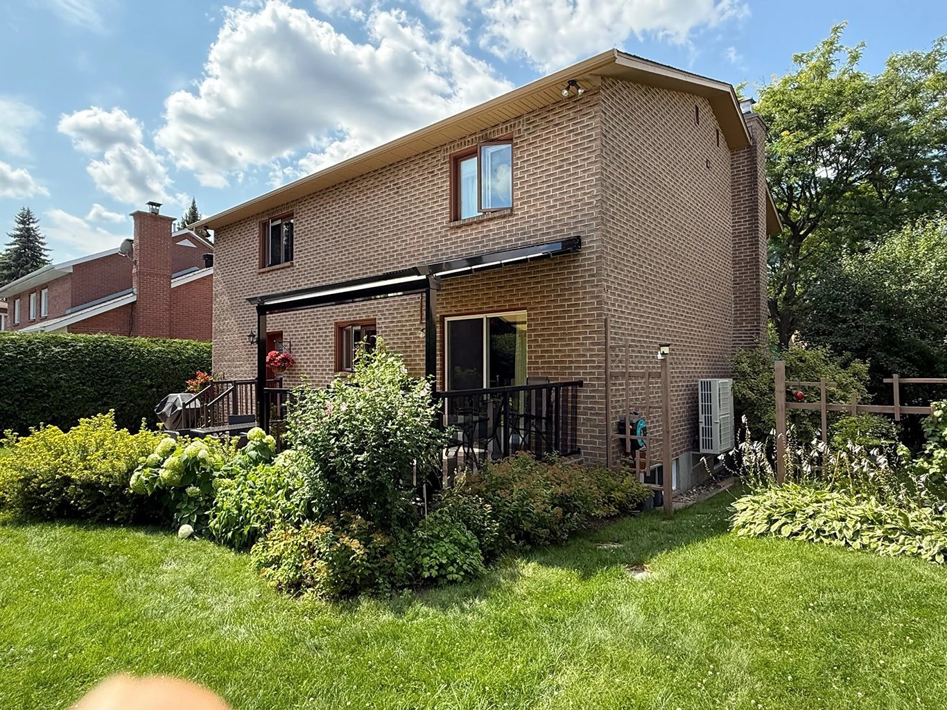 Face arrière Face arrière,