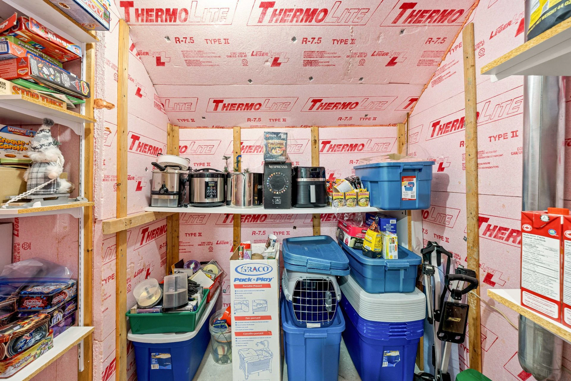 Cave/Chambre froide Cave/Chambre froide,