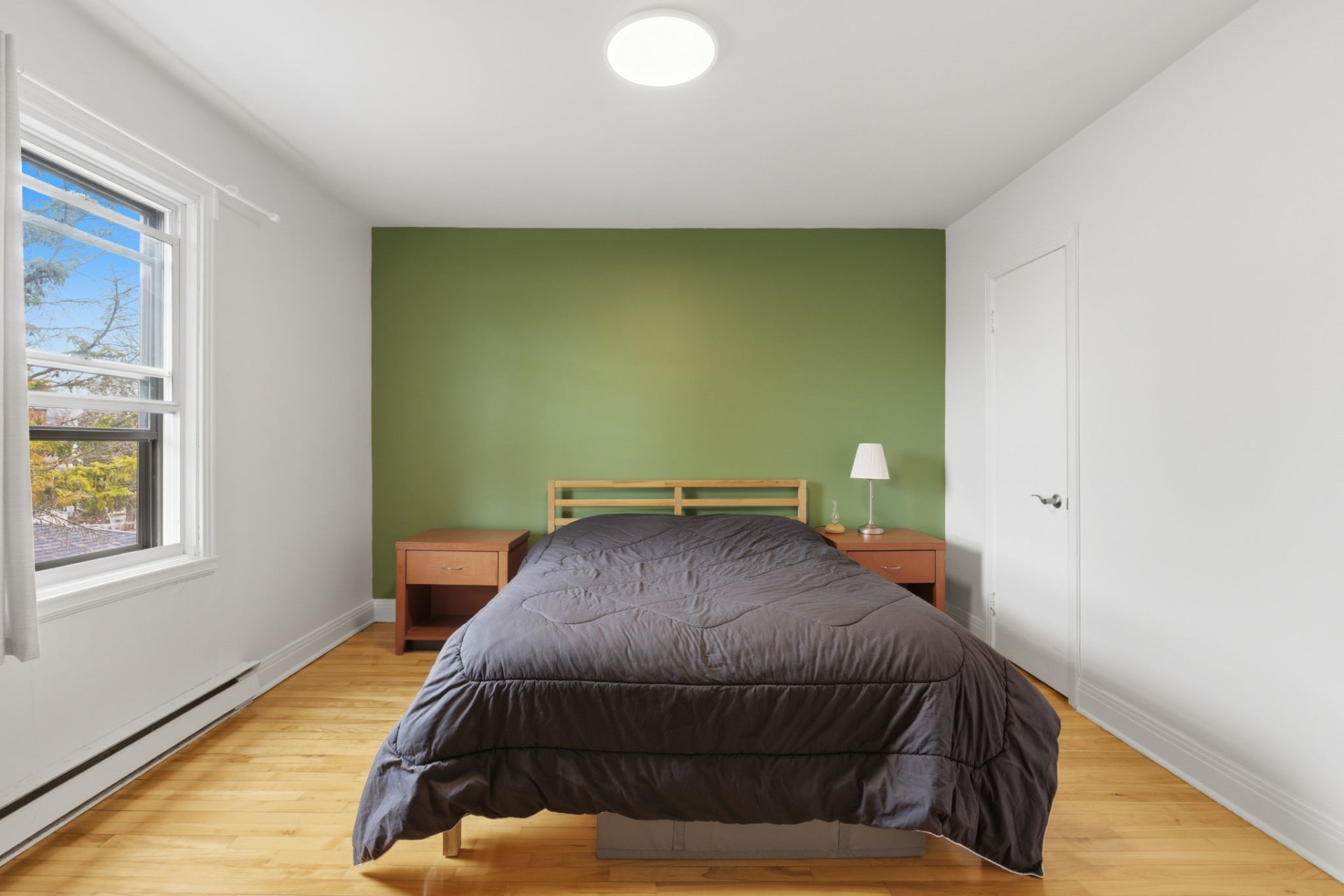 bedroom bedroom
